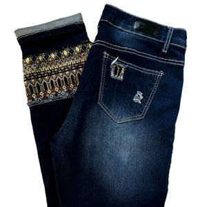 dkin woman embroiderd Jeans